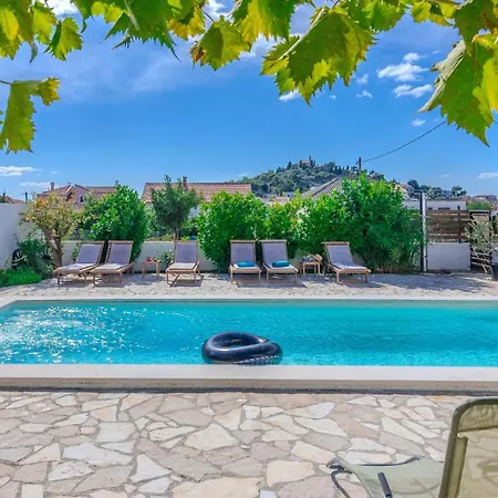 Barbara 4 By Guide Tribalj